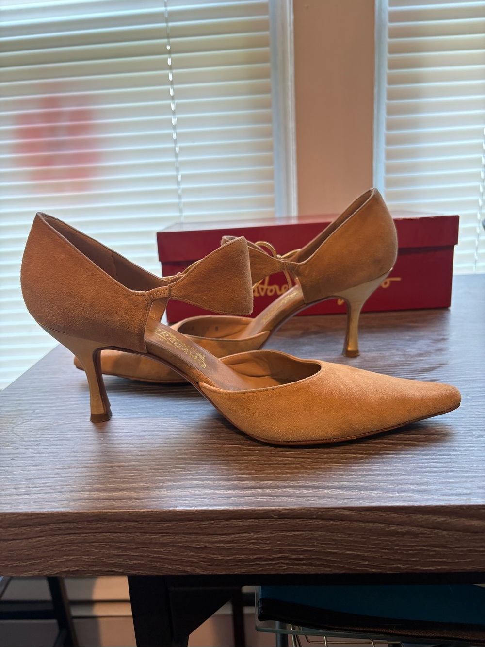 Salvatore Ferragamo Brigida 7cm Camel Suede Bow Ankle Strap Pumps Heels Sz 8.5B - Picture 5 of 15